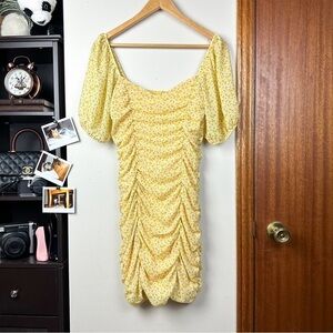 All in Favor Yellow Sacha Ruched Floral Body-con Mini Dress Size Women Small